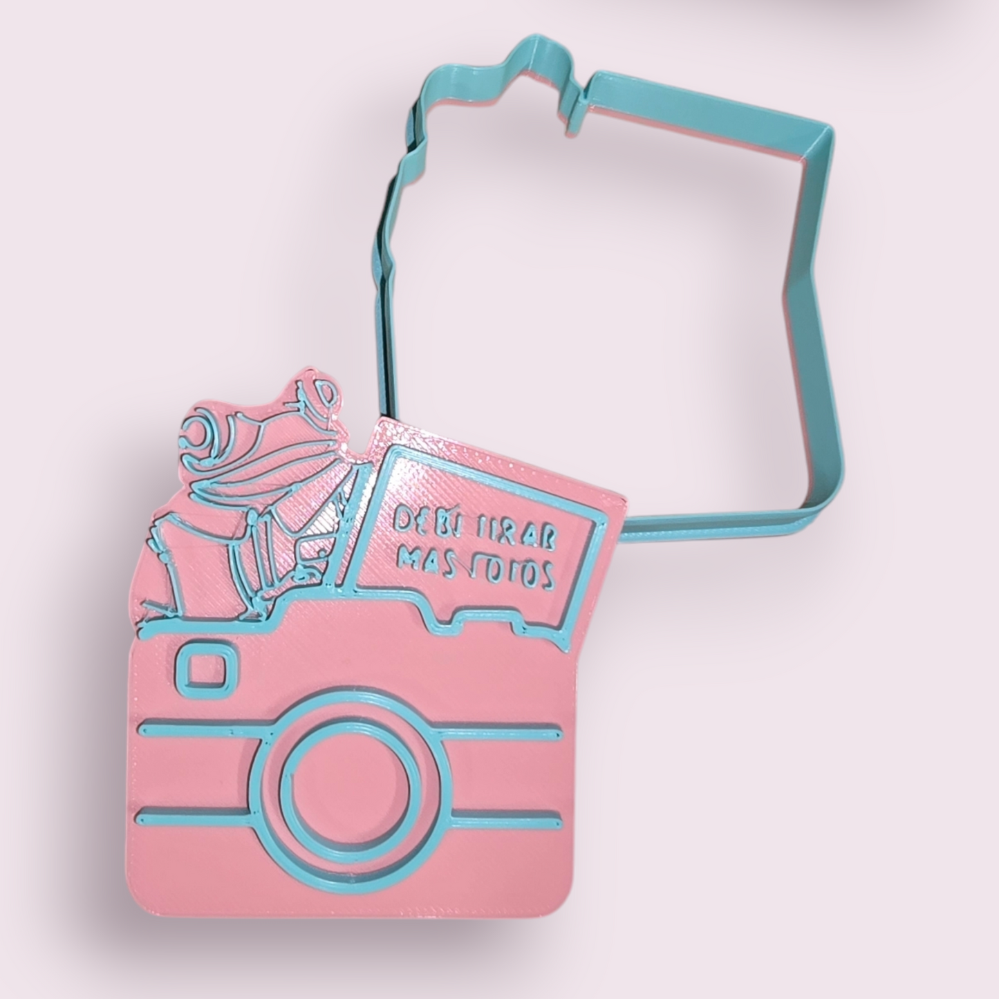 SAPO CONCHO DE BAD BUNNY #4 3"