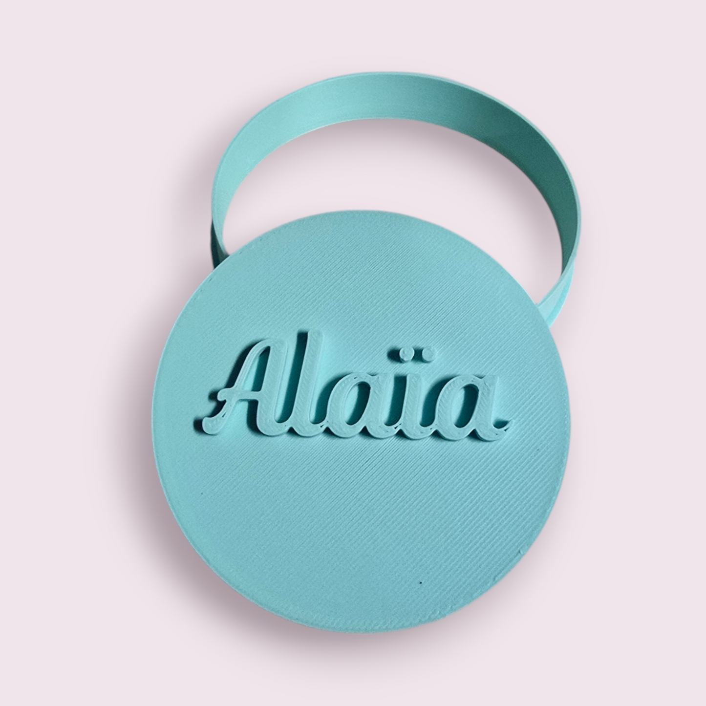 ALAÏA NOMBRE 3"