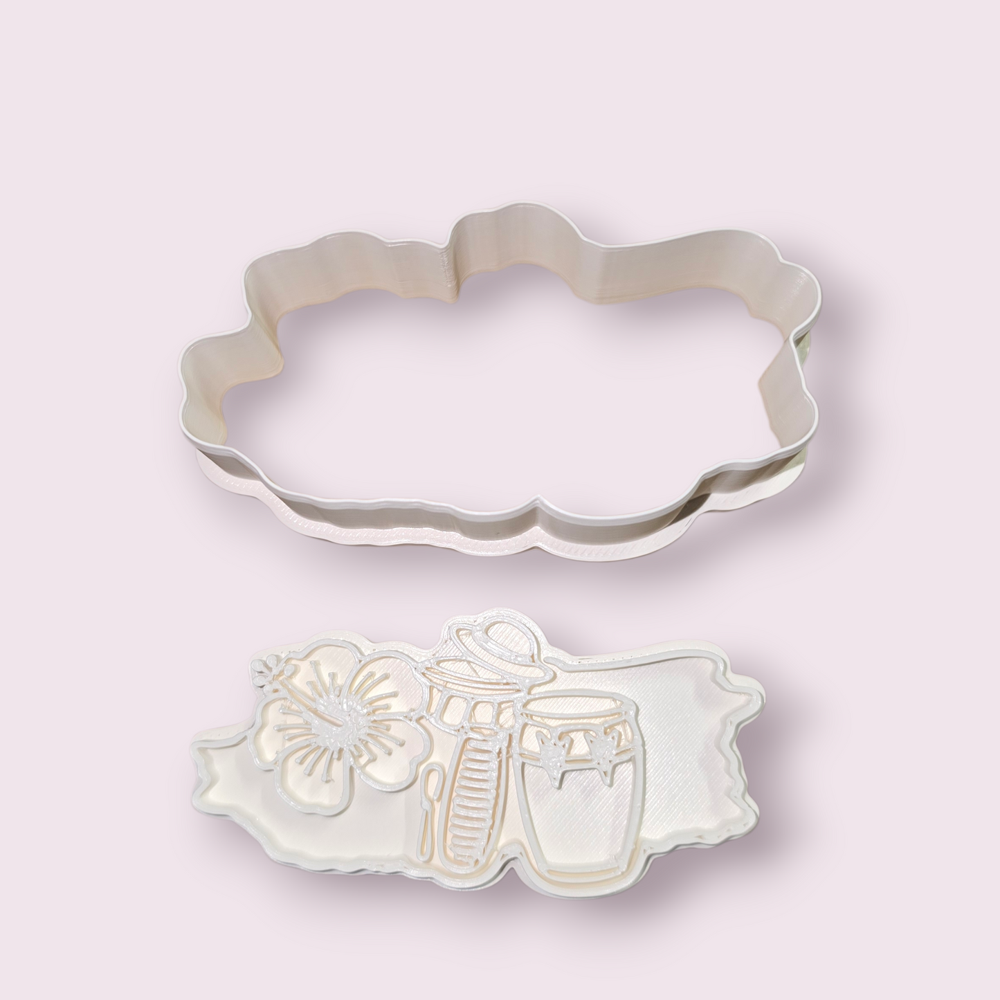 MAPA DE PUERTO RICO #7 INSTRUMENTOS Y FLOR DE MAGA