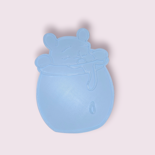 PONCHADOR POOH #3  METIDO EN UN TARRO DE MIEL 5”