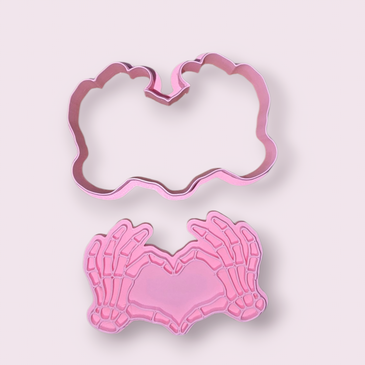 ESQUELETO #2 MANO EN FORMA DE CORAZÓN